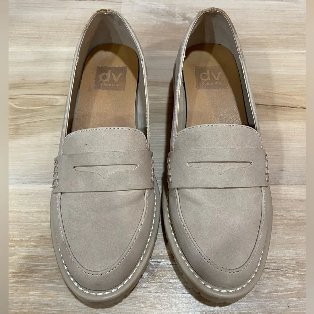 DV by Dolce Vita Cream Tan Beige Carley Loafers Women’s Size 6